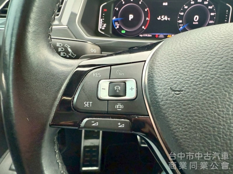 ikey  摸門  acc定速跟車  車道維持  360環景系統    電動椅  後做出風口  電尾門 