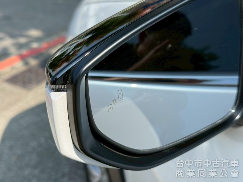 ikey  摸門  acc跟車定速  防撞輔助   盲點偵測  360環景 電動椅 
