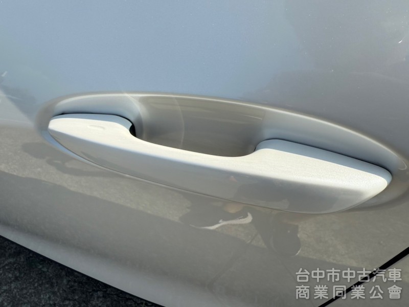 ikey  摸門  acc跟車定速  防撞輔助   盲點偵測  360環景 電動椅 