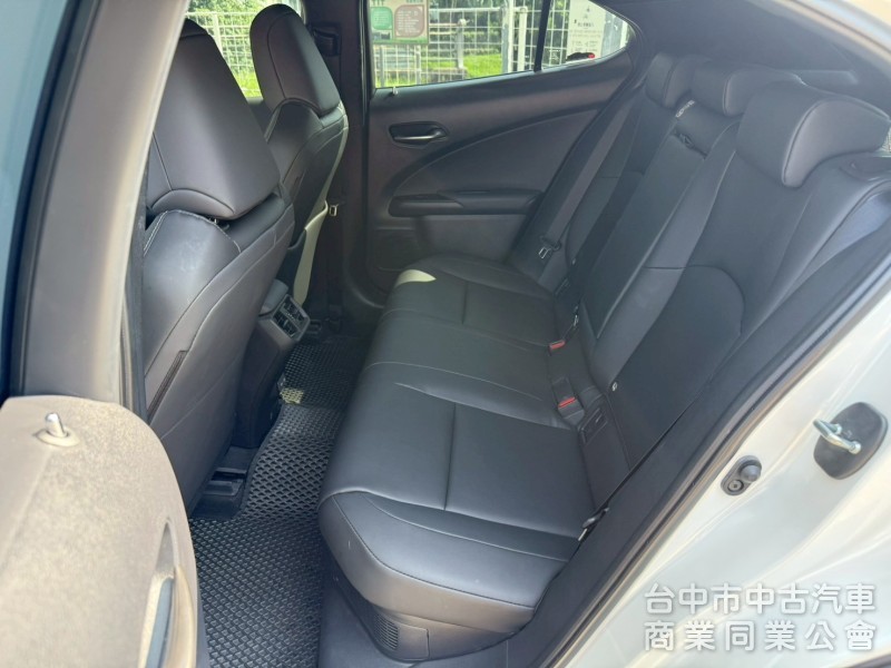ikey  摸門  acc跟車定速  防撞輔助   盲點偵測  360環景 電動椅 