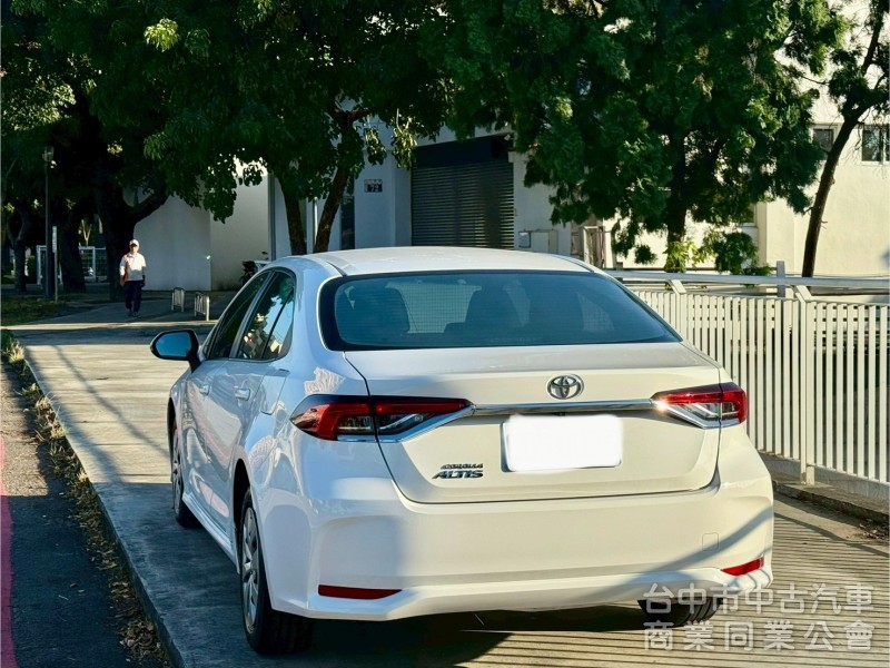 ALTIS 1.8 汽油 配備:ACC 跟車系統  恆溫 行車偏移  後座出風口  