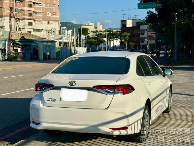 ALTIS 1.8 汽油 配備:ACC 跟車系統  恆溫 行車偏移  後座出風口  