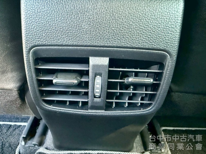 ALTIS 1.8 汽油 配備:ACC 跟車系統  恆溫 行車偏移  後座出風口  