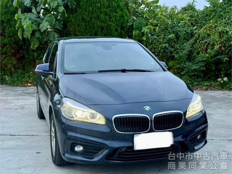 BMW 218D 五人座 柴油引擎 配備: ikey 摸門 定速 電動椅 倒車影像  後座出風口  
