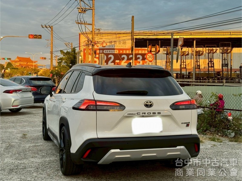 C.C GR 油電版 一手車 原廠保養 保固中 ACC跟車 車道置中 盲點 影音 升級鋁圈 碟盤 避震 拉桿