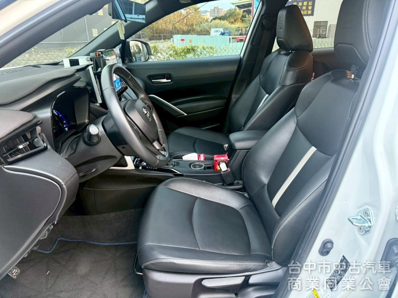 C.C GR 油電版 一手車 原廠保養 保固中 ACC跟車 車道置中 盲點 影音 升級鋁圈 碟盤 避震 拉桿