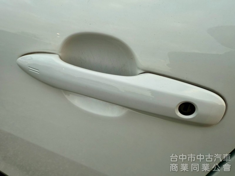 C.C GR 油電版 一手車 原廠保養 保固中 ACC跟車 車道置中 盲點 影音 升級鋁圈 碟盤 避震 拉桿