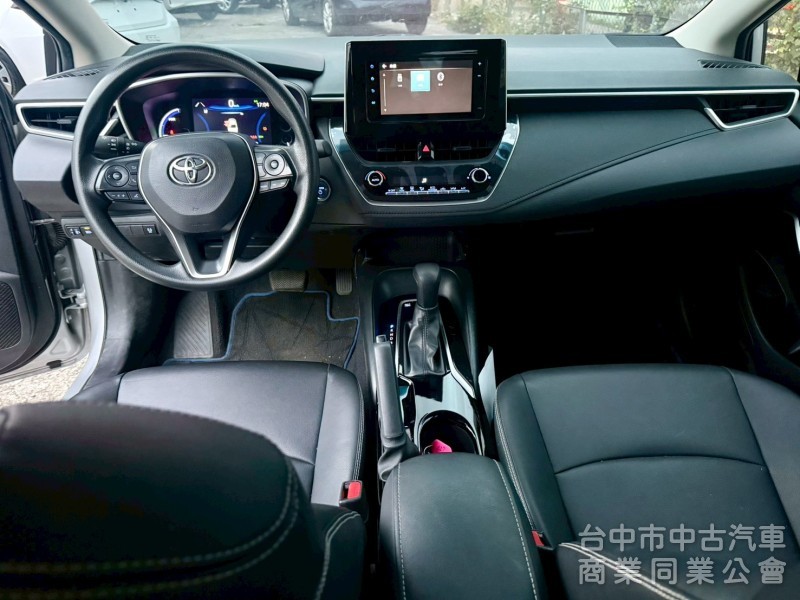 ALTIS 油電  配備 ikey 摸門  ACC跟車 摸門 盲點 車道偏移 恆溫 防滑 