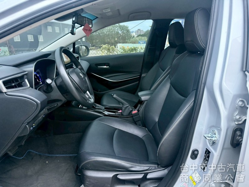 ALTIS 油電  配備 ikey 摸門  ACC跟車 摸門 盲點 車道偏移 恆溫 防滑 