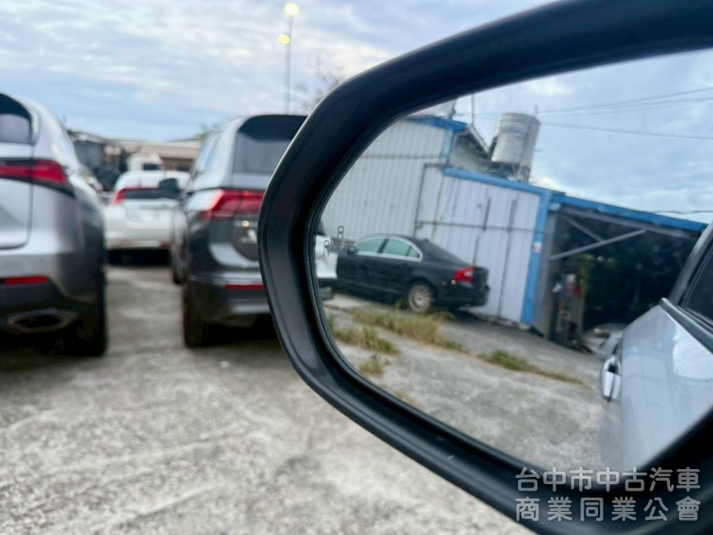 ALTIS 油電  配備 ikey 摸門  ACC跟車 摸門 盲點 車道偏移 恆溫 防滑 