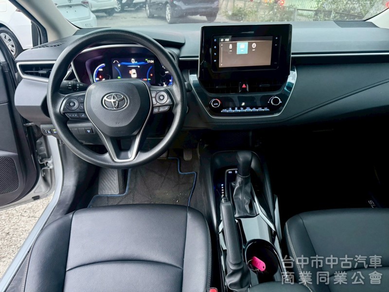 ALTIS 油電  配備 ikey 摸門  ACC跟車 摸門 盲點 車道偏移 恆溫 防滑 