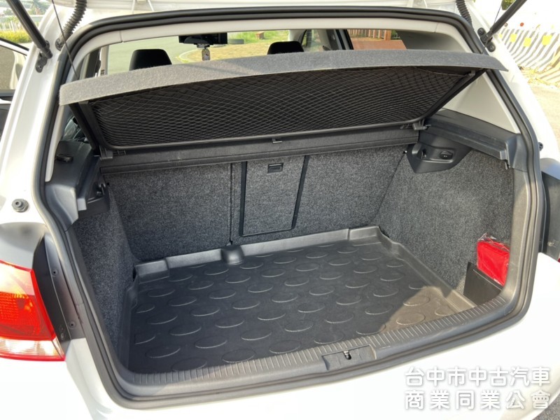 2010年 Volkswagen MK6 GOLF 2.0 TDI 美車原鈑件 低里程