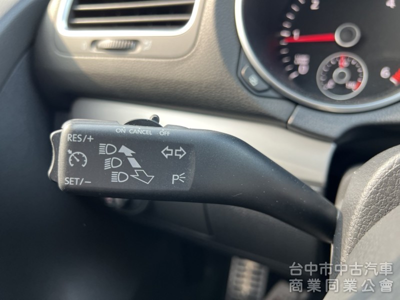 2010年 Volkswagen MK6 GOLF 2.0 TDI 美車原鈑件 低里程