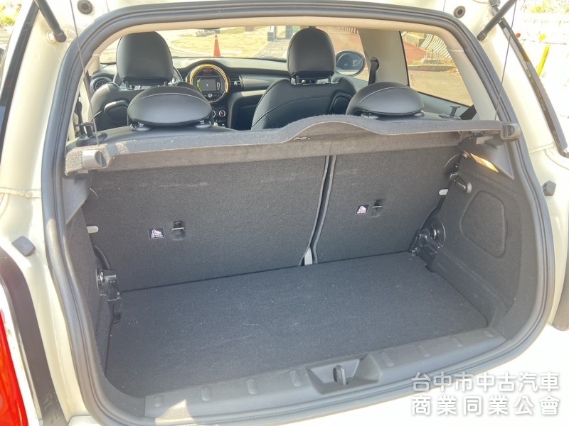 2017年2018年式 汎德總代理 MINI F56 HATCH Cooper 1.5 3D 一手美車 原鈑件 超低里程