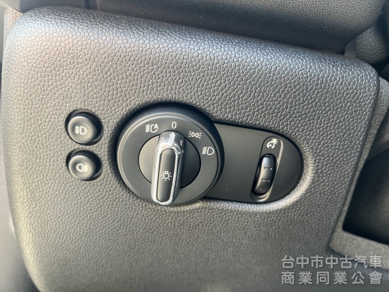 2017年2018年式 汎德總代理 MINI F56 HATCH Cooper 1.5 3D 一手美車 原鈑件 超低里程