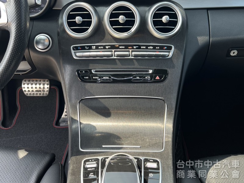 2015年 總代理 M-BENZ C-Class Sedan C250 AMG Line 超美車 原鈑件 里程保證