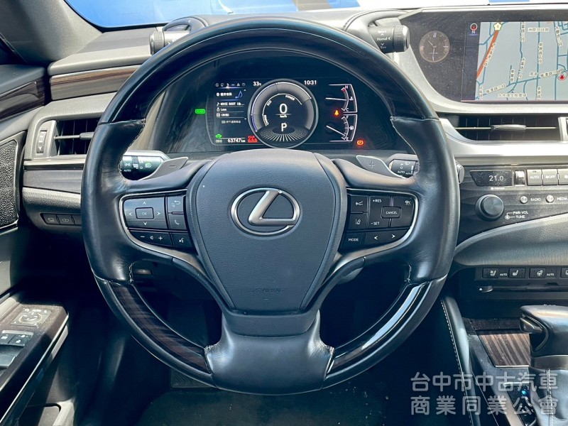 2018．Lexus．ES300h．淺棕色．原鈑件