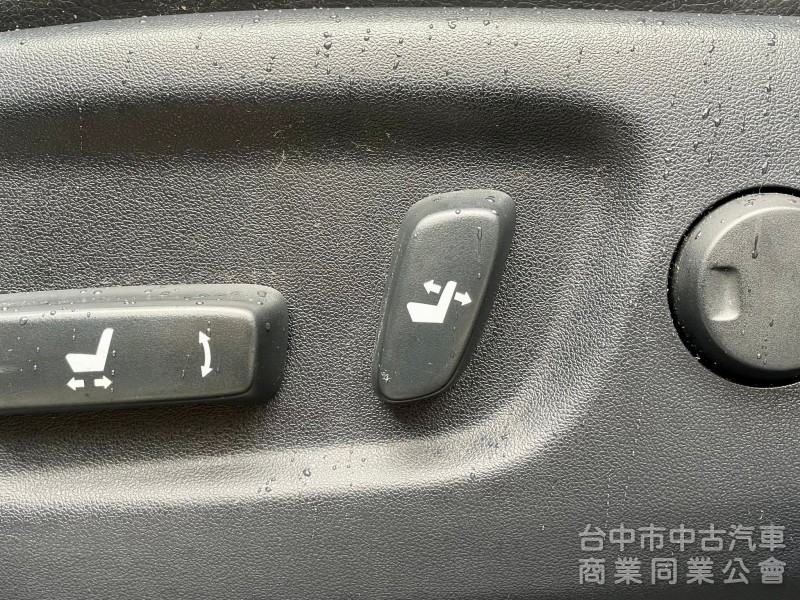 2013．Toyota．RAV4．灰色