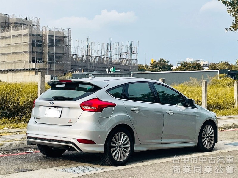 2018．Ford．Focus．銀色