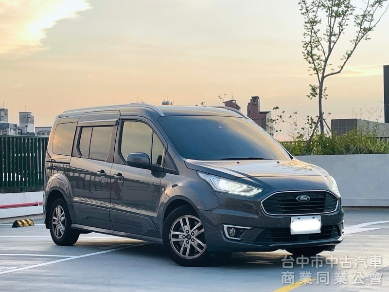 2020．Ford．Tourneo．灰色