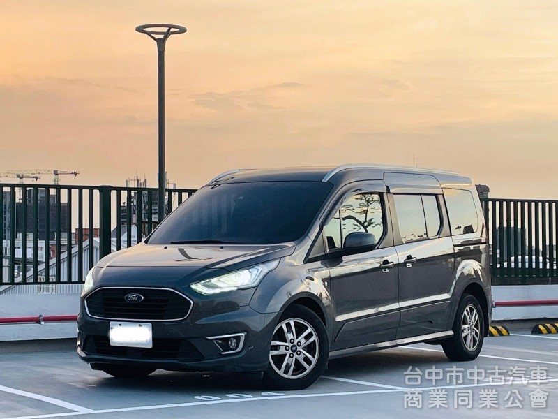 2020．Ford．Tourneo．灰色