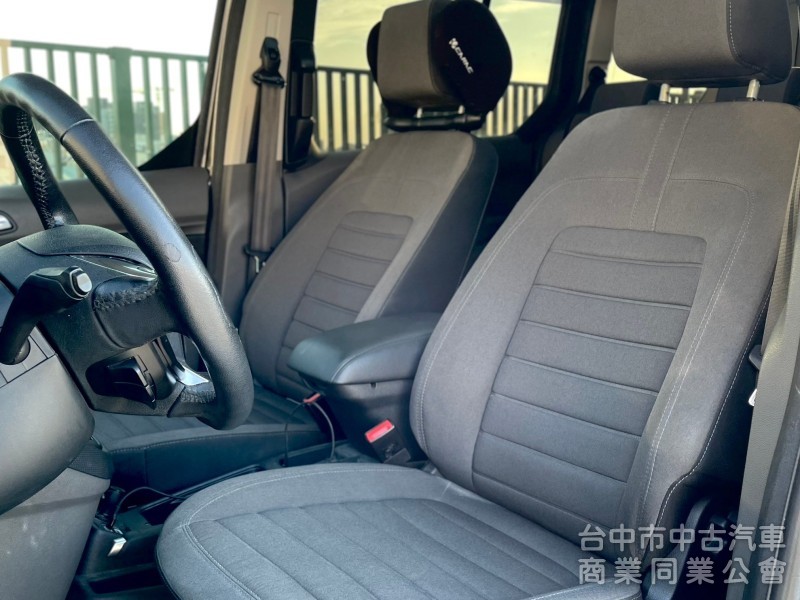 2020．Ford．Tourneo．灰色