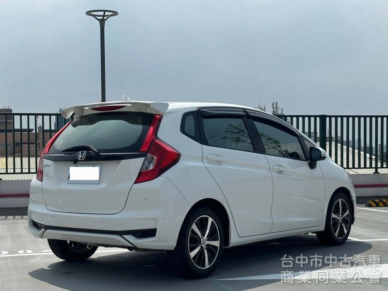 2017．Honda．FIT．白色