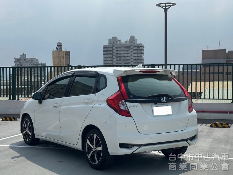 2017．Honda．FIT．白色