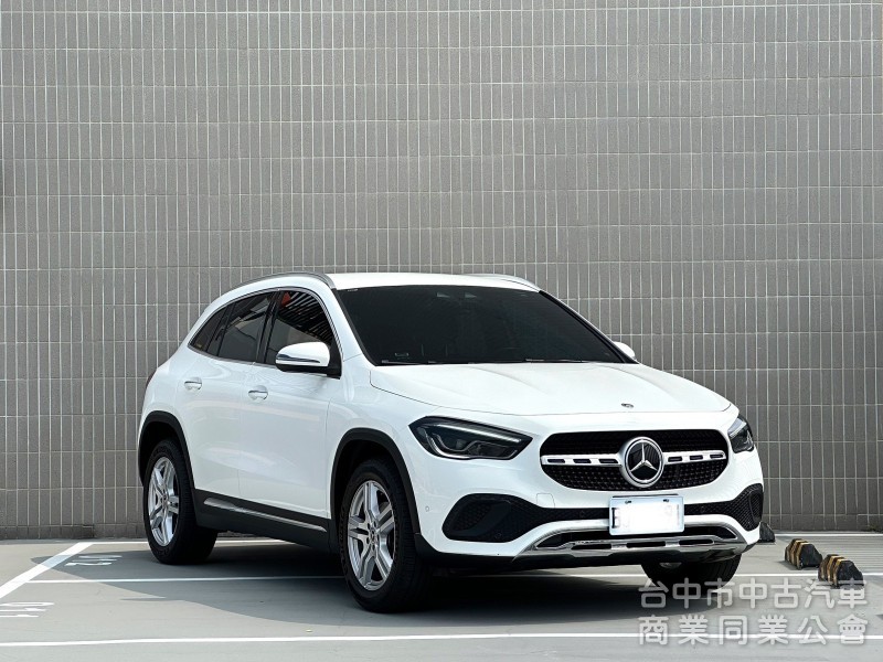 2021．Benz．GLA180．白色