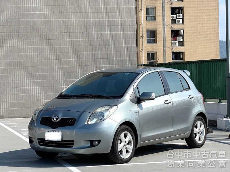 2006．Toyota．Yaris．灰色