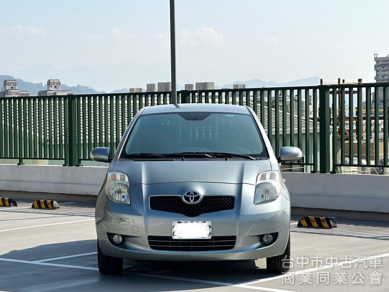 2006．Toyota．Yaris．灰色