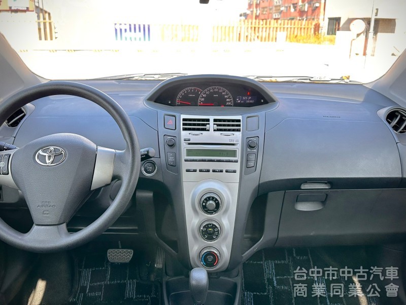 2006．Toyota．Yaris．灰色