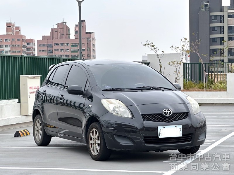 2012．Toyota．Yaris．黑色