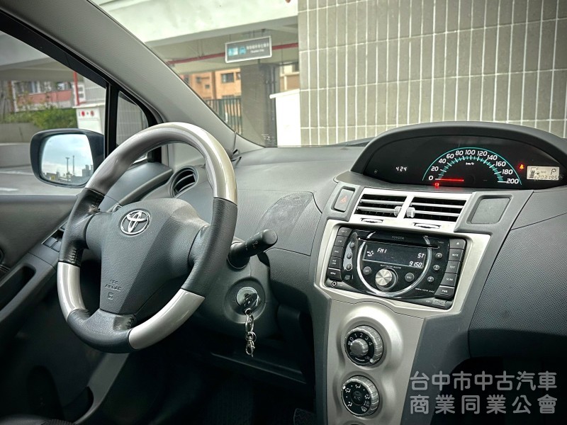 2012．Toyota．Yaris．黑色