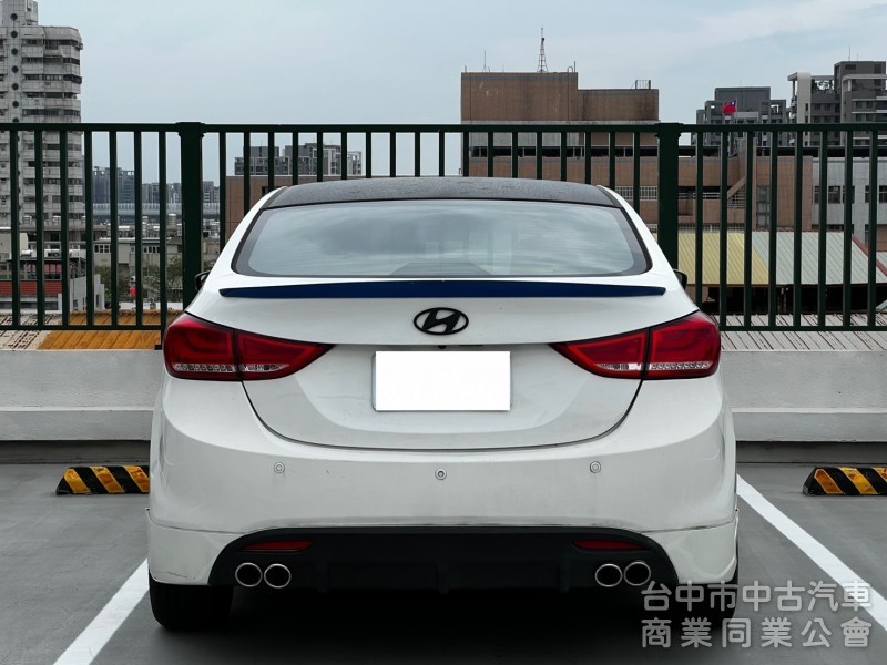 2013．Hyundai．Elantra