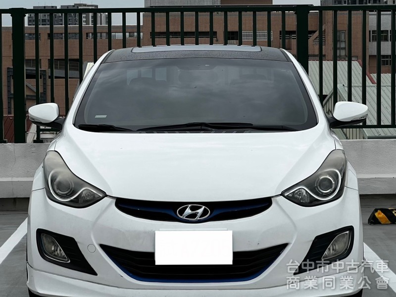 2013．Hyundai．Elantra