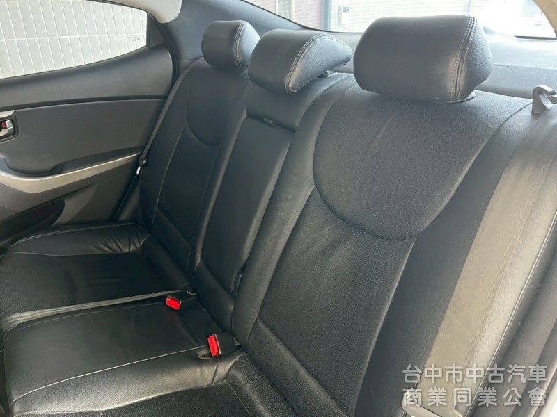 2013．Hyundai．Elantra