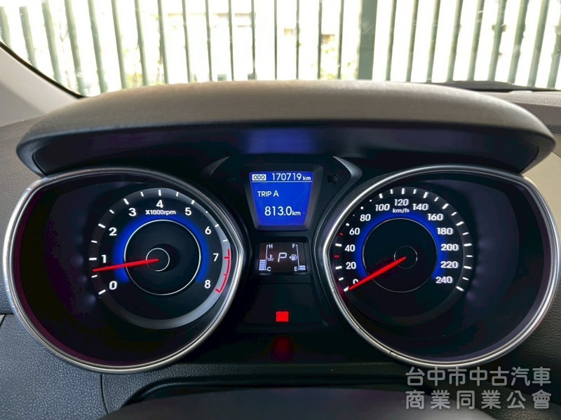 2013．Hyundai．Elantra