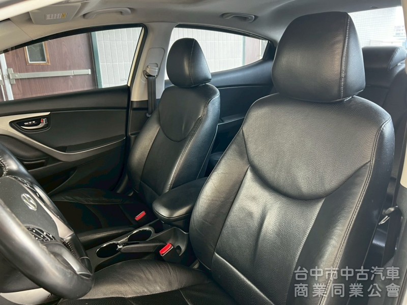 2013．Hyundai．Elantra