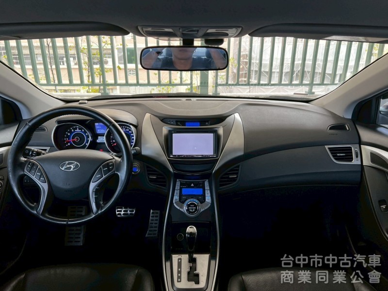 2013．Hyundai．Elantra