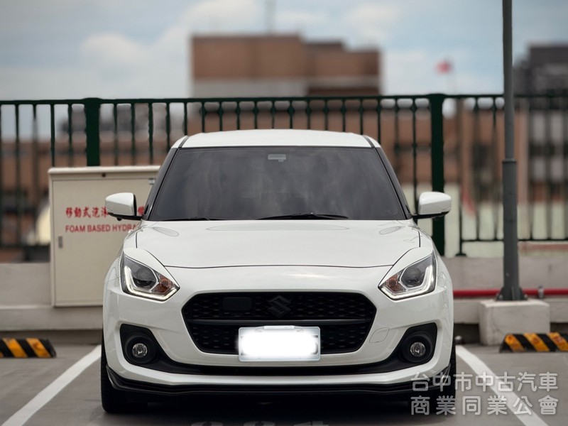 2024 SUZUKI Swift 