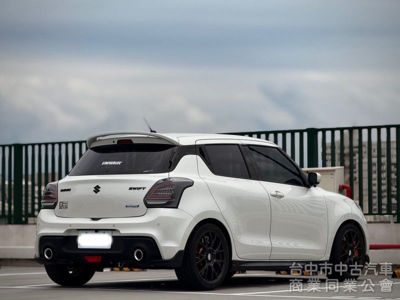 2024 SUZUKI Swift 
