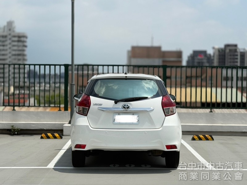2015・TOYOTA・YARIS