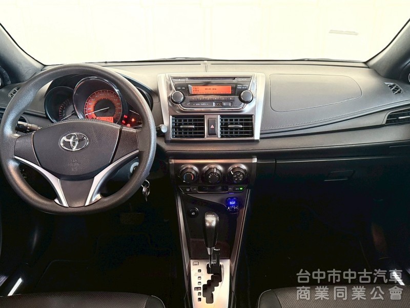 2015・TOYOTA・YARIS