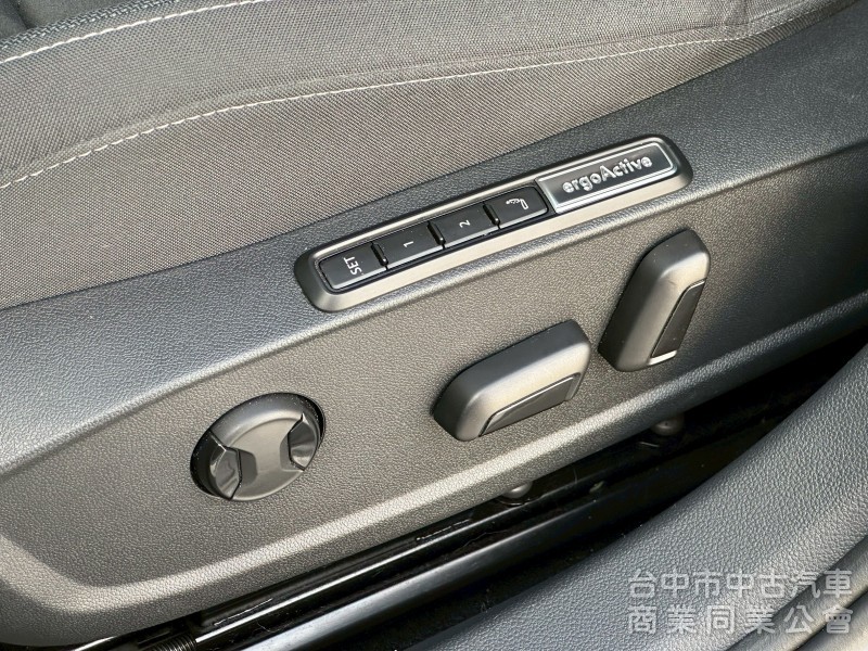 2023 Golf Variant 里程4.5萬