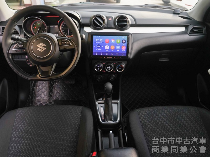 原廠鈑件 里程3萬多公里 Keyless免匙系統 立約擔保里程及車況 可全額貸