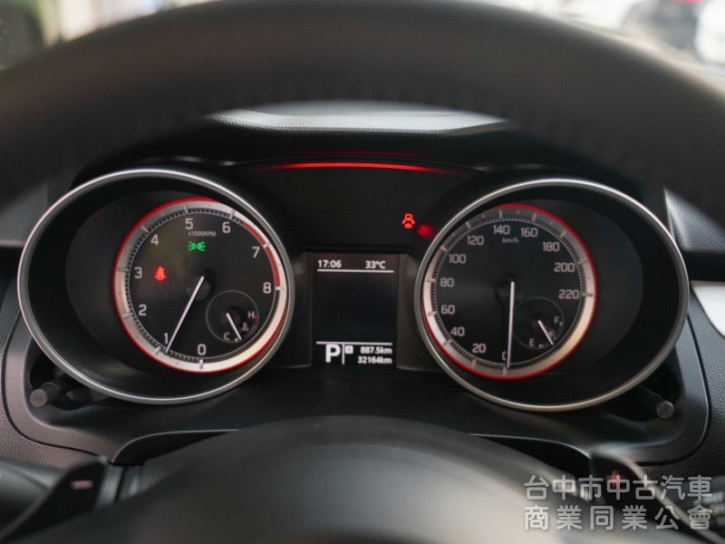 原廠鈑件 里程3萬多公里 Keyless免匙系統 立約擔保里程及車況 可全額貸
