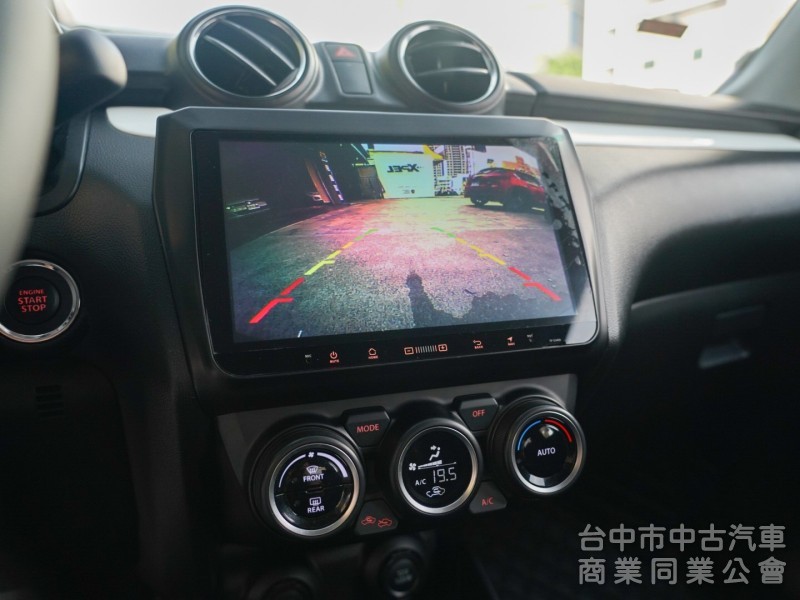 原廠鈑件 里程3萬多公里 Keyless免匙系統 立約擔保里程及車況 可全額貸