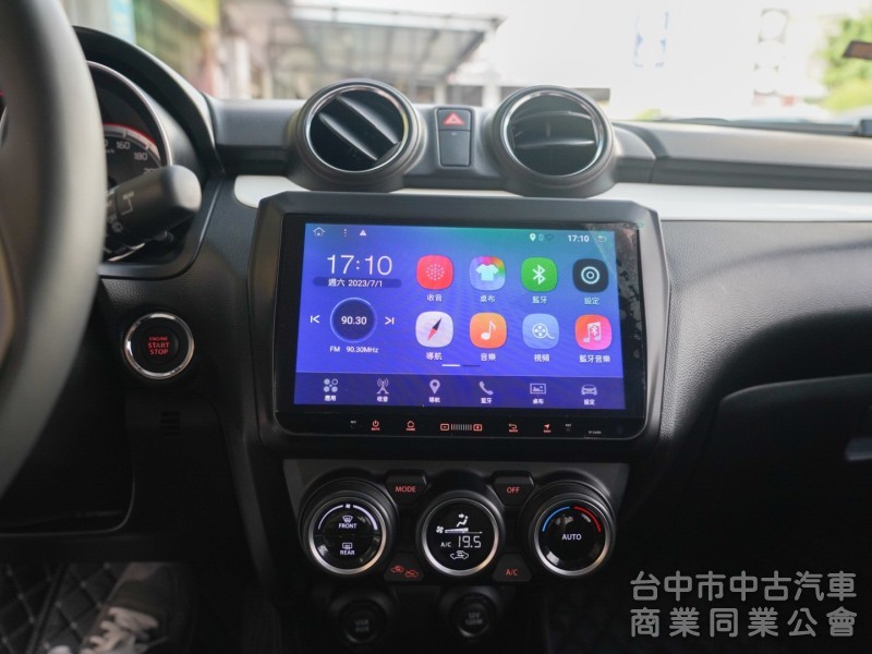 原廠鈑件 里程3萬多公里 Keyless免匙系統 立約擔保里程及車況 可全額貸