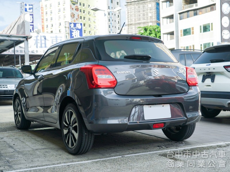 原廠鈑件 里程3萬多公里 Keyless免匙系統 立約擔保里程及車況 可全額貸